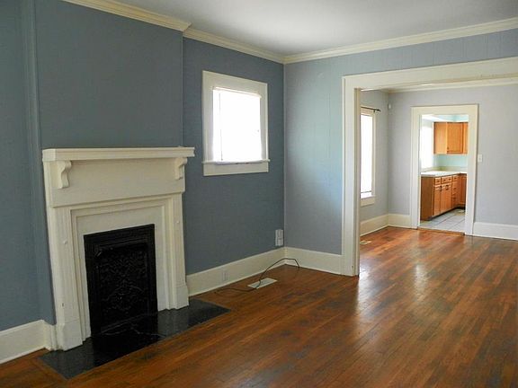 3rd image of 1010 Fuller St