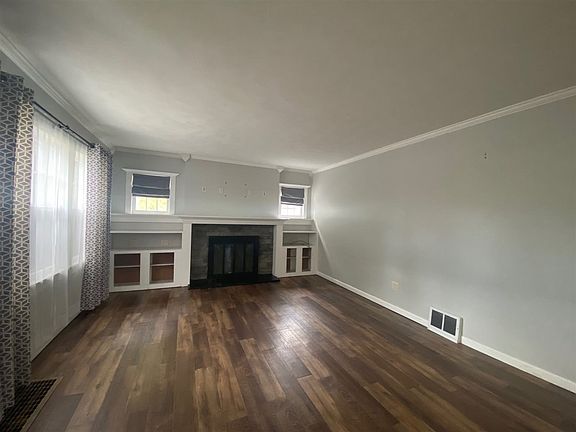 3rd image of 2140 College Ave