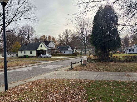 4th image of 304 E 238th St