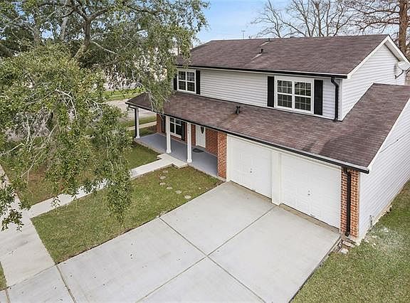 2nd image of 2201 Bellaire Ln