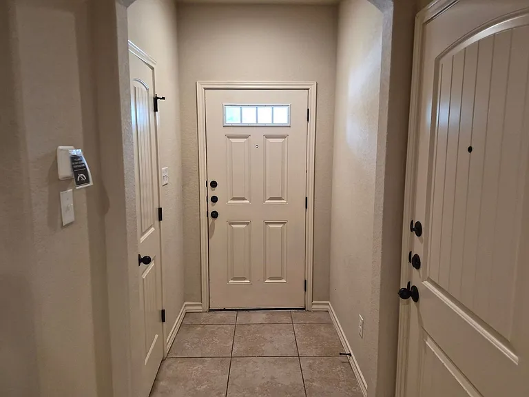 7014 Lakeview Dr #101 — Photo 2