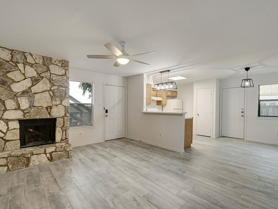 1st image of 809 Bracewood Cir #D