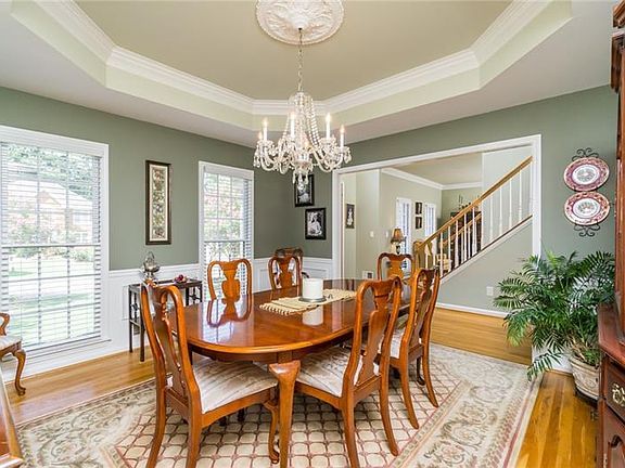 4th image of 1630 Hickory Lake Dr