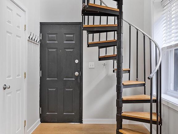 5th image of 1516 Catharine St APT 2