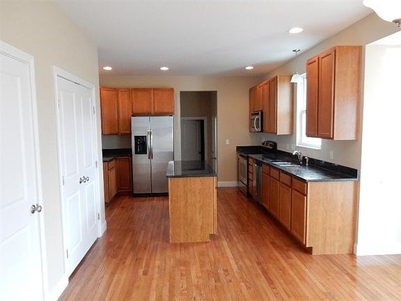 4th image of 5069 Samantha Ct