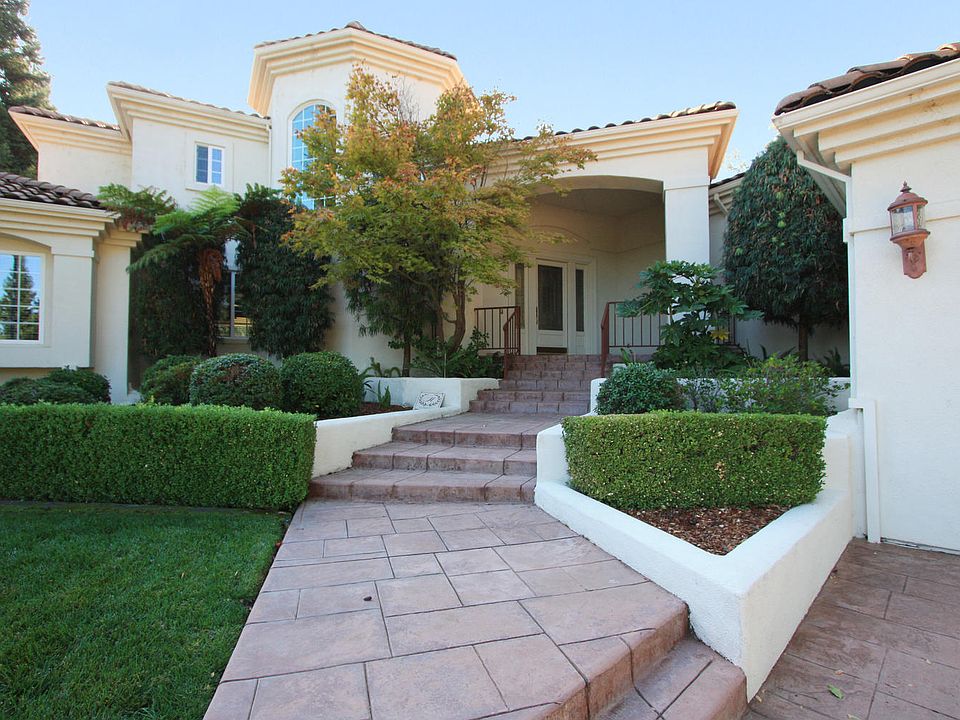 1st image of 15474 De La Cruz Dr