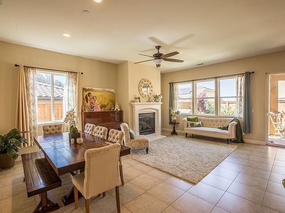 3rd image of 611 Elderberry Cir