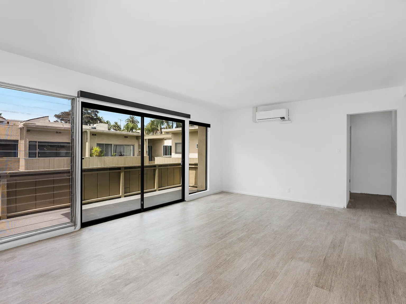 1 bed, 800 sqft, $2,367 — Photo 4
