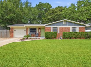 185 Miramar St, Mary Esther, FL 32569
