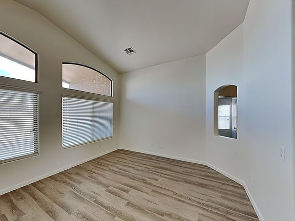 4th image of 1478 E Baker Dr
