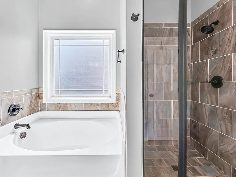 109 Easton Dr — Photo 20