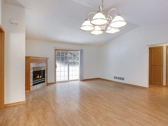 5th image of 8537 Stratford Ln N