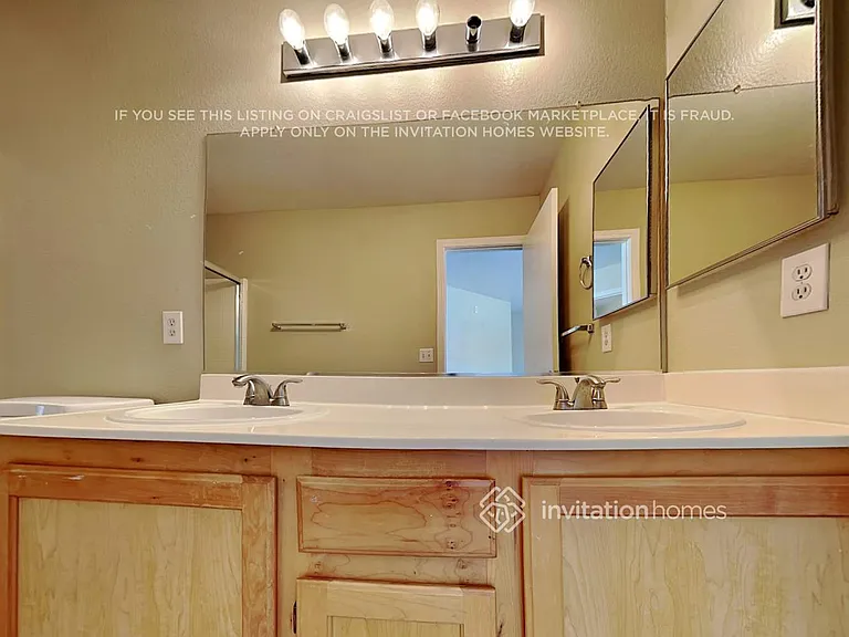 7944 Odysseus Ave — Photo 10