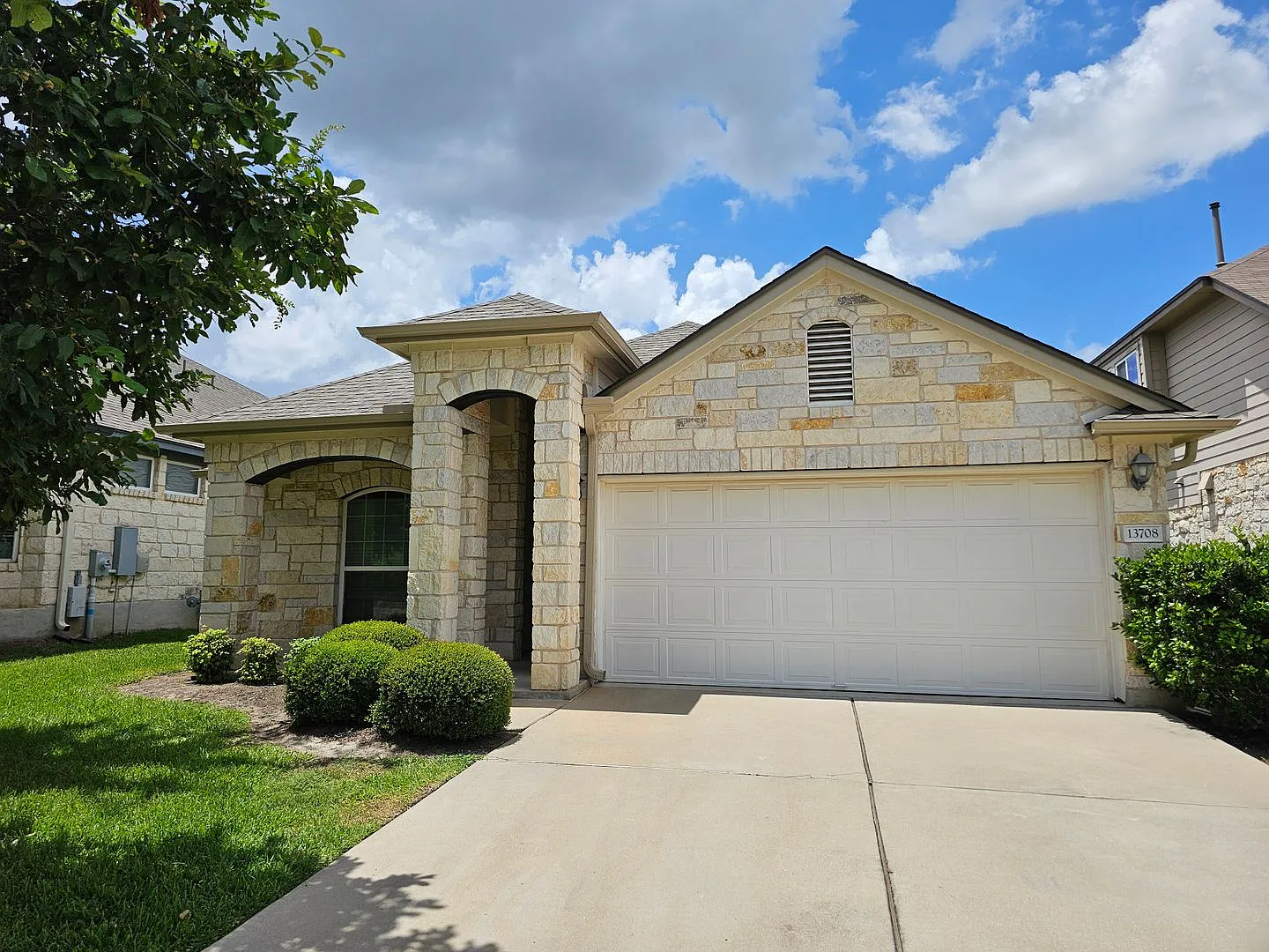 Avery Ranch 3 Bed / 2 Bath Single Story Home — Photo 2