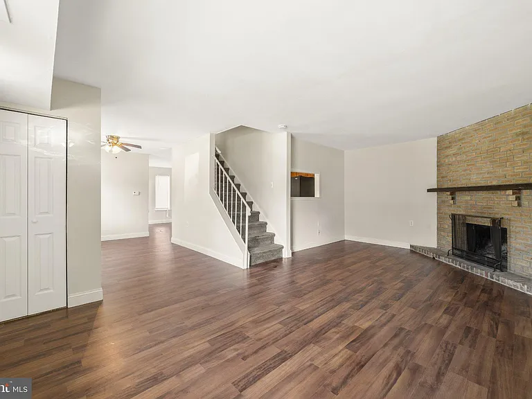 909 Timber Creek Rd — Photo 2
