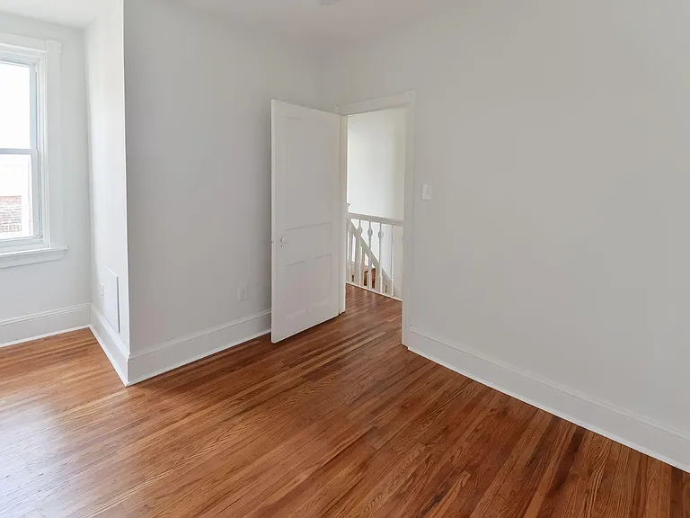 1909 S Woodstock St — Photo 19