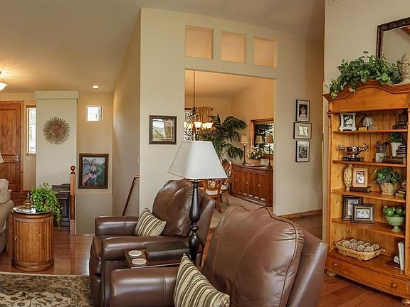 5th image of 2930 W Crestview Dr