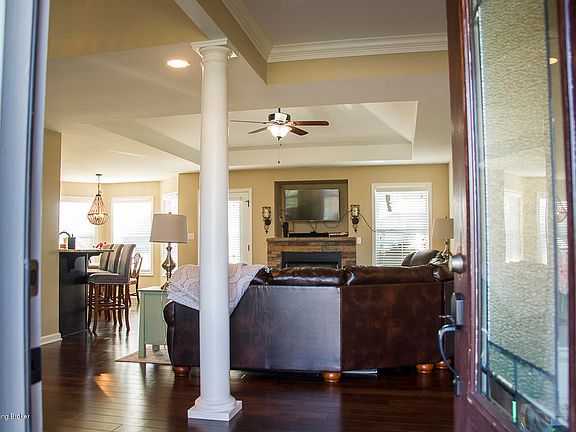 3rd image of 152 Blossom Cir
