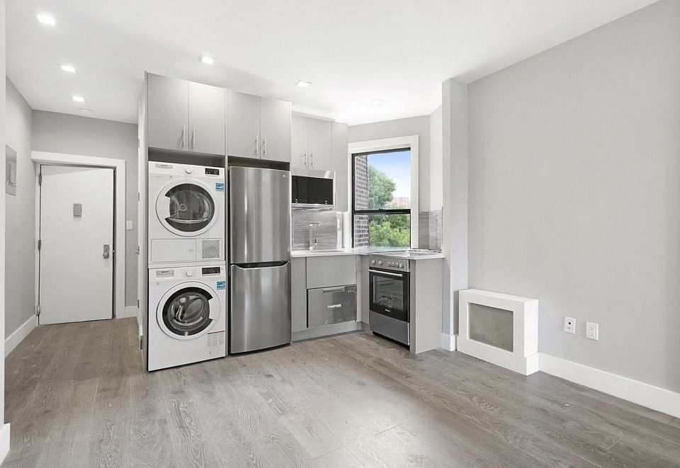 1st image of 228 E 116th St APT 8