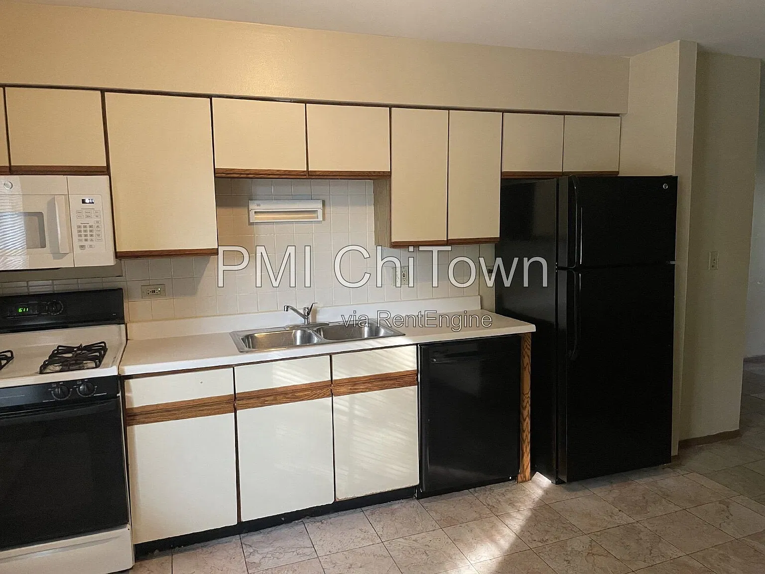 2 bed, 1.0 bath, $1,650 — Photo 3