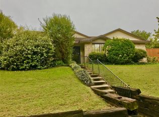 402 Country View Ln, Garland, TX 75043