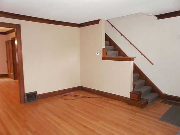 3rd image of 1230 Clarence Ave