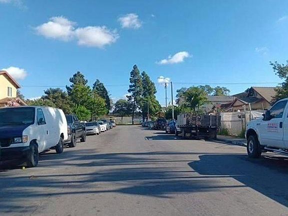 4th image of 1630 E 87th Pl