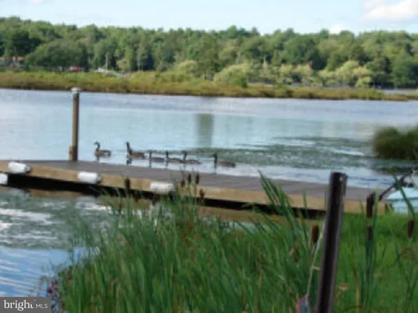 8 Mohegan Trl, Newfoundland, PA 18445