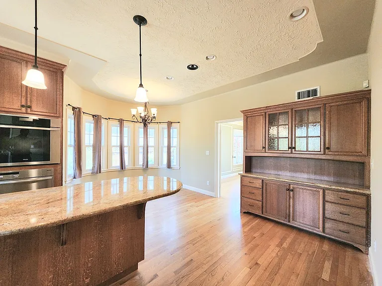 531 Harvard Rd — Photo 50