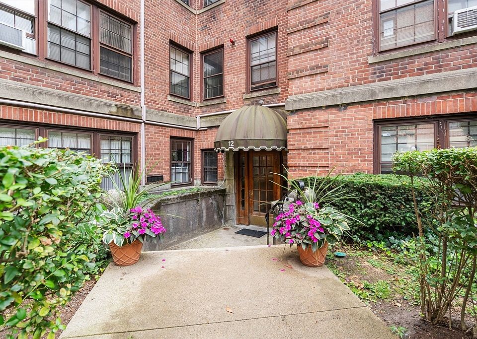 1st image of 12 Kilsyth Ter APT 33