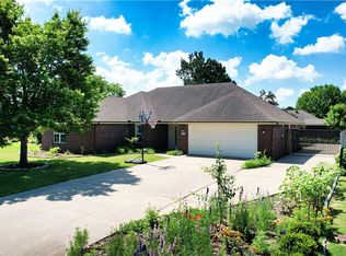 325 Northcrest Ave, Lowell, AR 72745