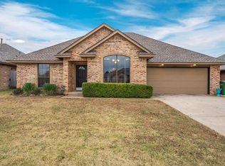 1156 McConnell Dr, Yukon, OK 73099