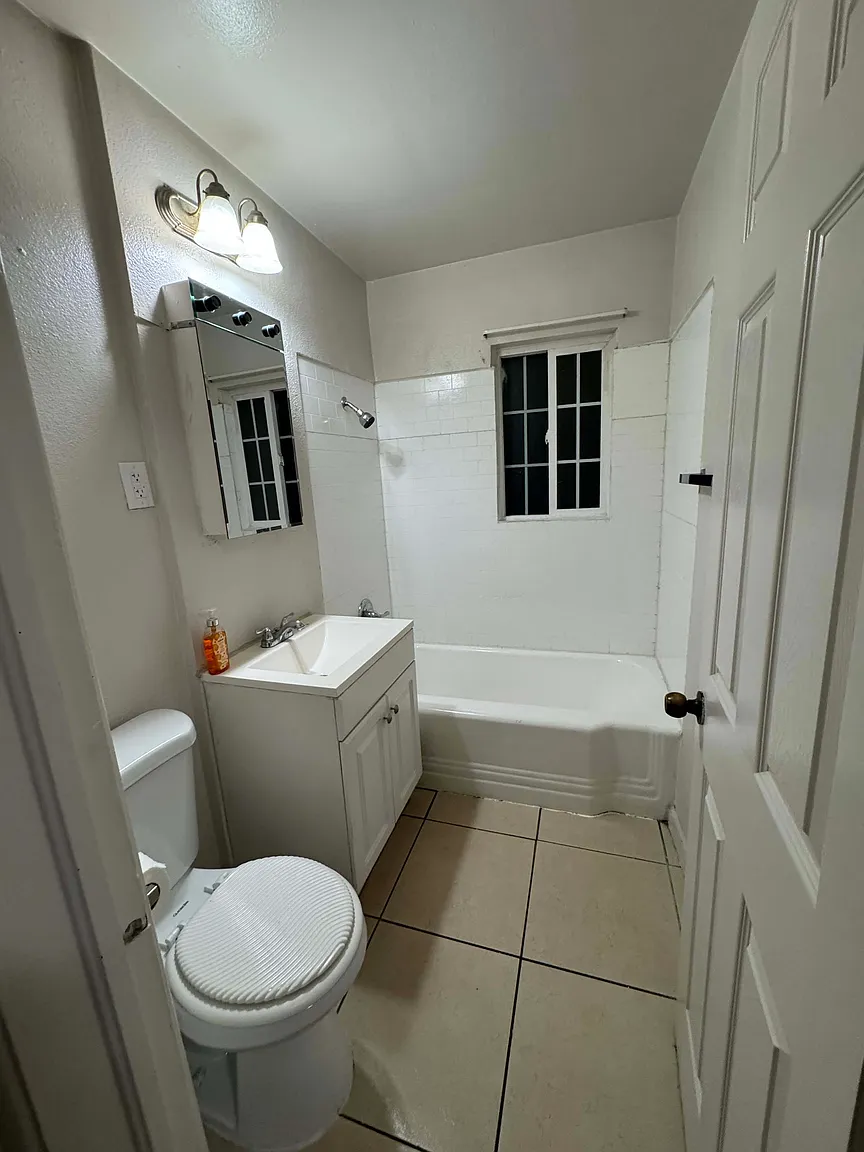 3337 E Clinton Ave #1 photo 1