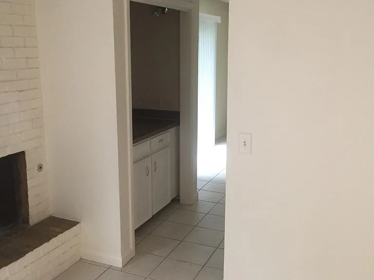 2314 W Galveston St — Photo 14