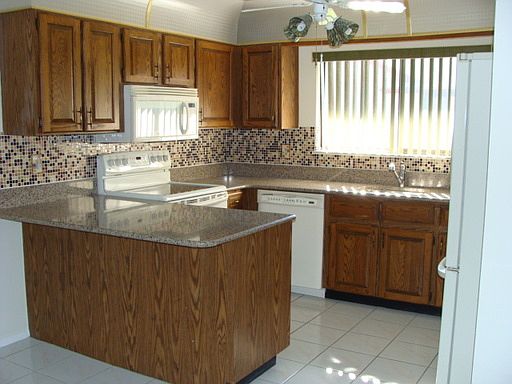 4th image of 1493 SE Colchester Cir