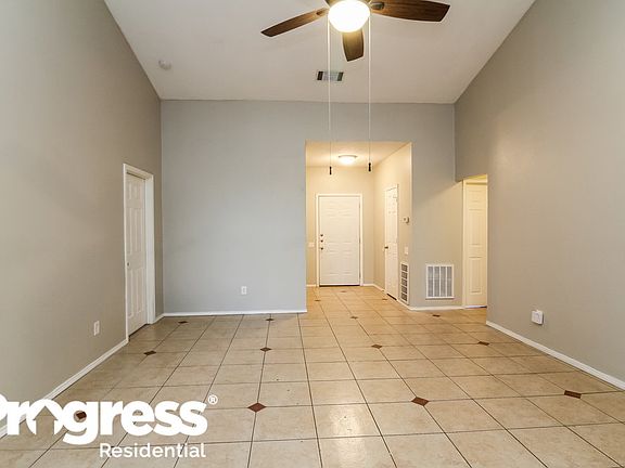 4th image of 2509 Creekwood Ln