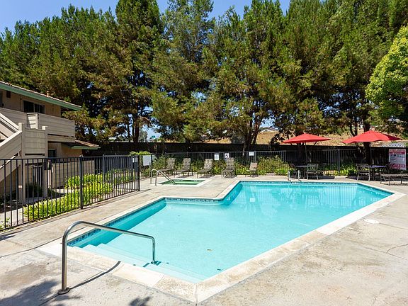 3rd image of 5151 Robinwood Rd #30