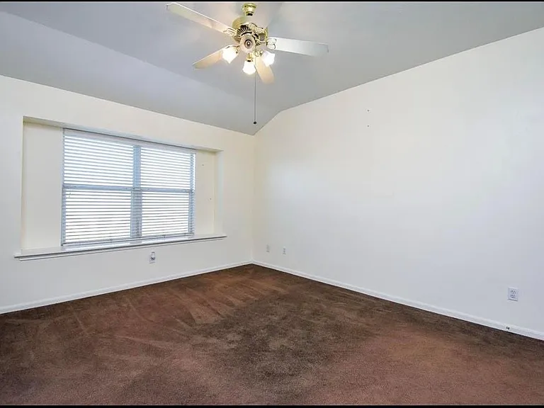 20802 Oak Rain Ct — Photo 13
