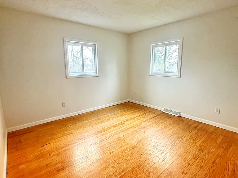 22 Bemis Way — Photo 3