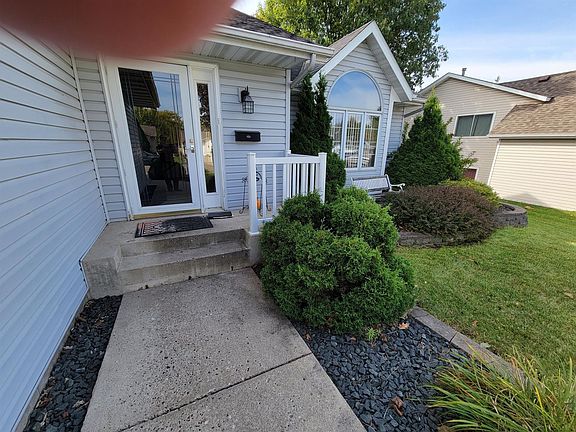 4th image of 771 18th St NE
