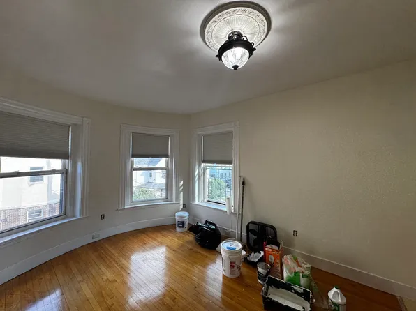 64 Vinal Ave #3, Somerville, MA 02143