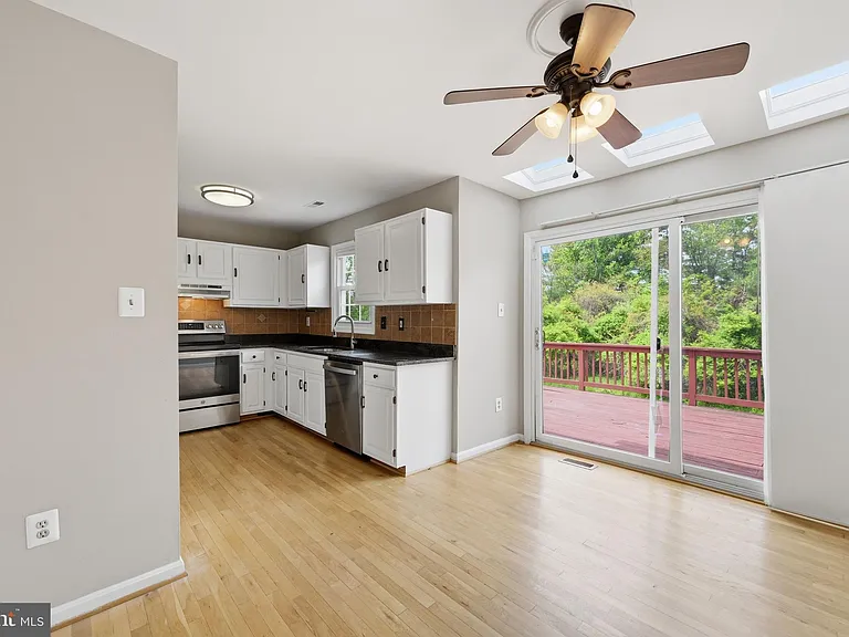 15622 Cliff Swallow Way — Photo 4
