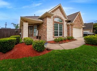 405 Reddingwood Ln, La Marque, TX 77568