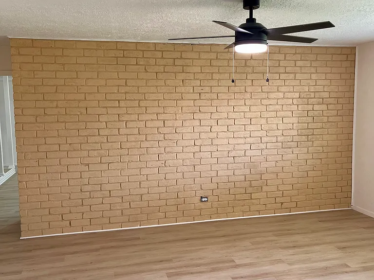 802 Voyager Dr — Photo 14