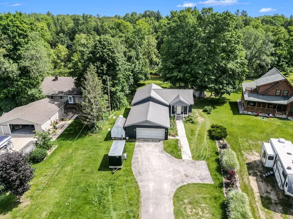 1148 N Meadowbrook Rd, White Cloud, MI 49349