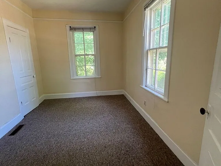 714 W Madison St — Photo 6