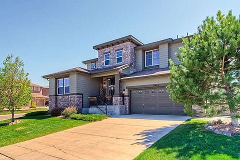 small[photo 1692198] Exterior - Front.jpg