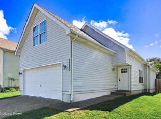 10600 Pinoak View Dr, Louisville, KY 40299