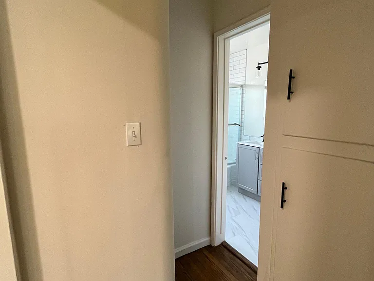323 E Valencia Ave #B — Photo 15