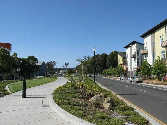 2800 Mandela Pkwy — Photo 15